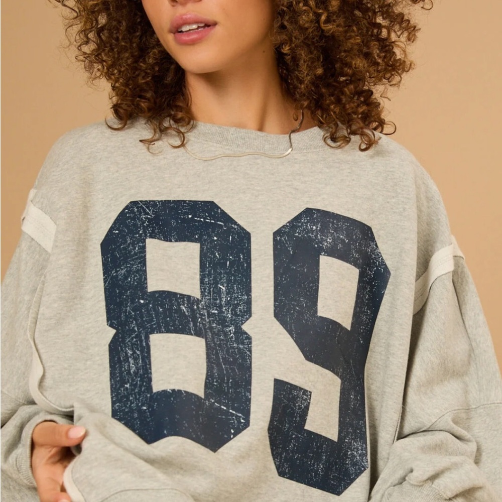 Altar'd State Sweatshirt Runs so big! Fits med and large! Label says XXS/XS